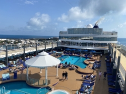 Norwegian Pearl Sun Deck picture