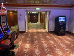 Norwegian Pearl Pearl Club Casino picture Uploaded in 2022 Photo courtesy of Steve Millay. Norwegian Pearl Pearl Club Casino picture