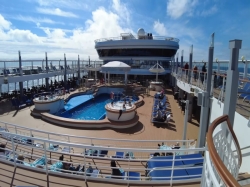 Norwegian Star Oasis Pool picture