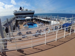 Norwegian Star Oasis Pool picture