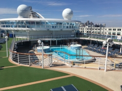 Sun deck mid-ship picture