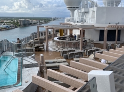 Norwegian Prima Vibe Beach Club picture