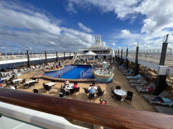 Norwegian Gem Tahitian Pool picture