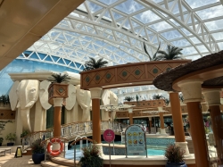 Radiance of the Seas Solarium picture