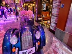 Freedom of the Seas Royal Promenade picture