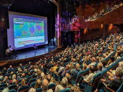 Norwegian Jewel Stardust Theater picture