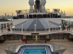 Queen Elizabeth The Garden Lounge picture Uploaded in 2024 Photo courtesy of Dennis L.. Queen Elizabeth The Garden Lounge picture