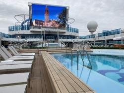 Sun Princess Main Pools picture Uploaded in 2024 Photo courtesy of Steve Millay. Sun Princess Main Pools picture