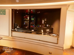 Queen Anne Queens Room picture Uploaded in 2024 Photo courtesy of MEGATLX. Queen Anne Queens Room picture