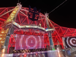 Utopia of the Seas Aqua Theater picture