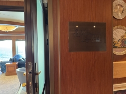 Queen Elizabeth Admirals Lounge picture