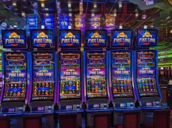 Enchantment of the Seas Casino Royale picture