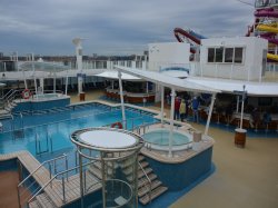 Norwegian Breakaway Main Pool picture