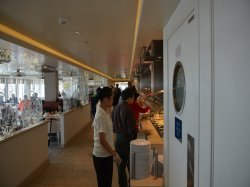 Norwegian Breakaway Garden Cafe picture