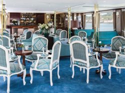 Queen Isabel Main Lounge picture