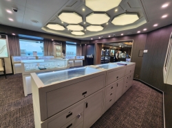 Noordam Shopping Arcade picture