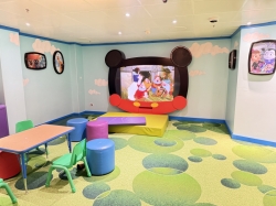 Disney Magic Oceaneer Club picture Uploaded in 2025 Photo courtesy of Scott Weinfeld. Disney Magic Oceaneer Club picture