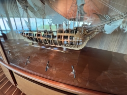 Serenade of the Seas Schooner Bar picture