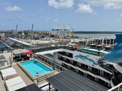 Zen Pool and Bar picture