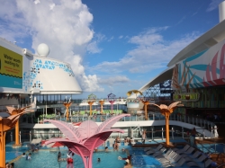 Utopia of the Seas Main Pool picture