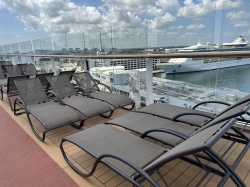 Celebrity Reflection Jogging Track picture