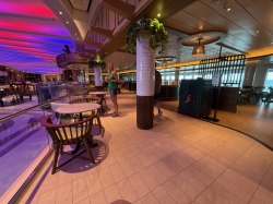 Icon of the Seas Giovannis Wine Bar picture