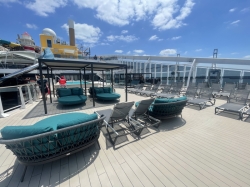 Zen Pool and Bar picture