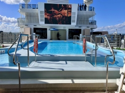 Norwegian Aqua Main Pool picture