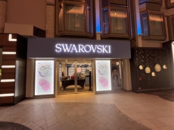 Voyager of the Seas Royal Promenade picture