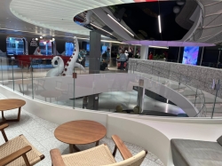 Valiant Lady Roundabout picture