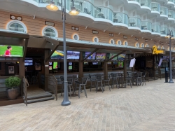 Wonder of the Seas Playmakers Bar picture