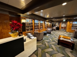 Norwegian Dawn Library picture