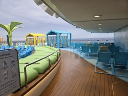 Icon of the Seas Swim & Tonic picture