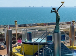 Tiki Pool and Bar picture