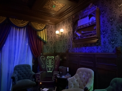 Disney Treasure Haunted Mansion Bar & Lounge picture