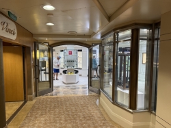 Grand Princess Facets picture