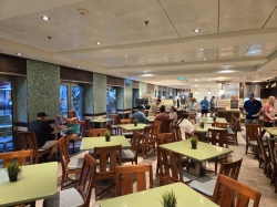 Allure of the Seas Park Cafe picture