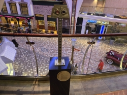 Allure of the Seas Royal Promenade picture
