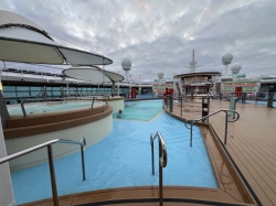 Liberty of the Seas Main Pool picture