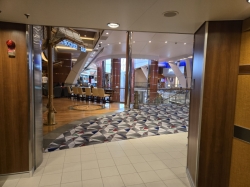 Allure of the Seas Schooner Bar picture