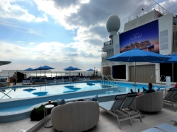 Norwegian Luna Main Pool picture