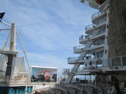 Allure of the Seas Aquatheater picture