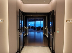 Norwegian Luna Observation Lounge picture