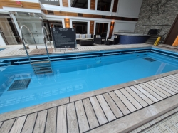 Norwegian Joy Haven Courtyard picture