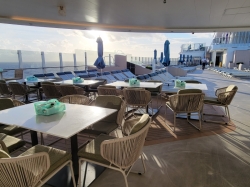 Norwegian Luna Surfside Cafe picture