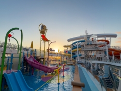 Wonder of the Seas Splashaway Bay picture Uploaded in 2026 Photo courtesy of Joshua Zufelt. Wonder of the Seas Splashaway Bay picture