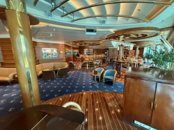 Enchantment of the Seas Schooner Bar picture Uploaded in 2026 Photo courtesy of Aaron Wadzinski. Enchantment of the Seas Schooner Bar picture