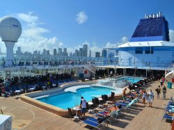 Norwegian Sky Pools picture