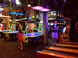 Oasis of the Seas Video Arcade picture