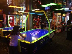 Oasis of the Seas Video Arcade picture